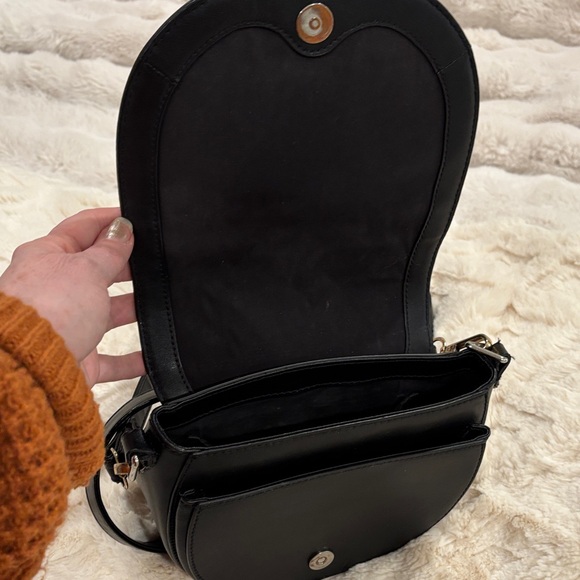 Elegant Black Leather Rebecca Minkoff Crossbody Bag - Picture 4 of 4